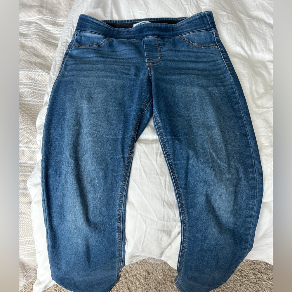 Old navy rockstar jeggings, size 8 short, good condition